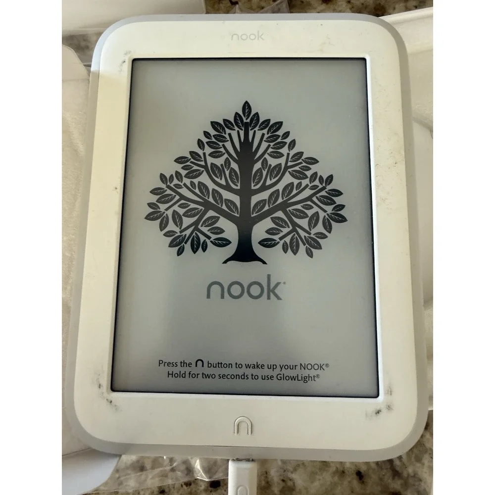 Barnes&Noble Nook GlowLight Wi-Fi. 3957. BundleCable Charges Just‎ Fine Wi-Fi.